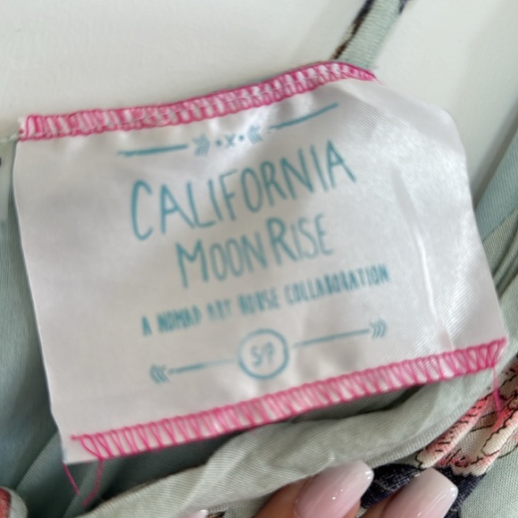 California Moon Rise Shorts Romper - Picture 3 of 3